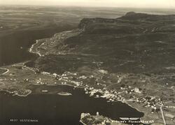 Postkort. Flyfoto av Ulsteinvik.