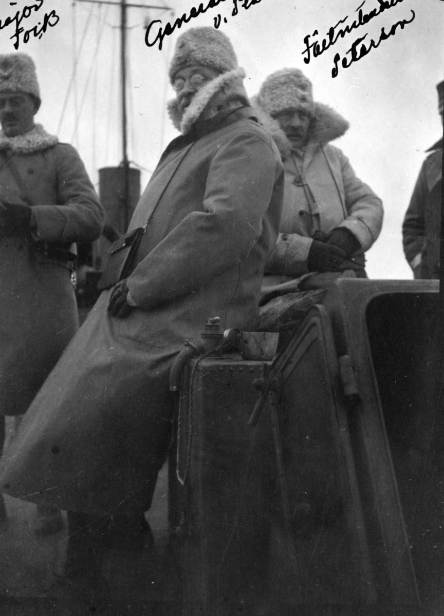 På färd med H.M Astrea till Tjörn 1915.  Mj Fock, General von Platen, Seterson.