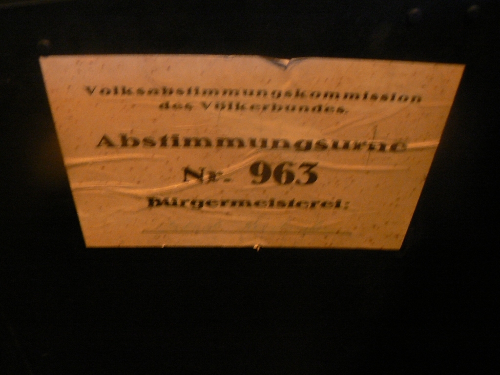 Valurna från Saar - Garnisonsmuseet Skaraborg / DigitaltMuseum