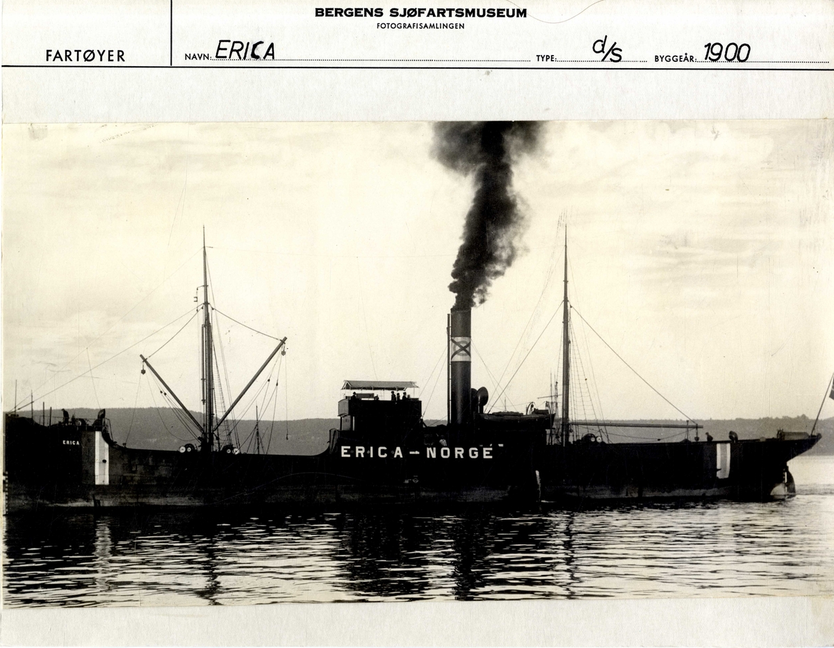 DS ERICA (bygget 1900) med nøytralitetsmerke.