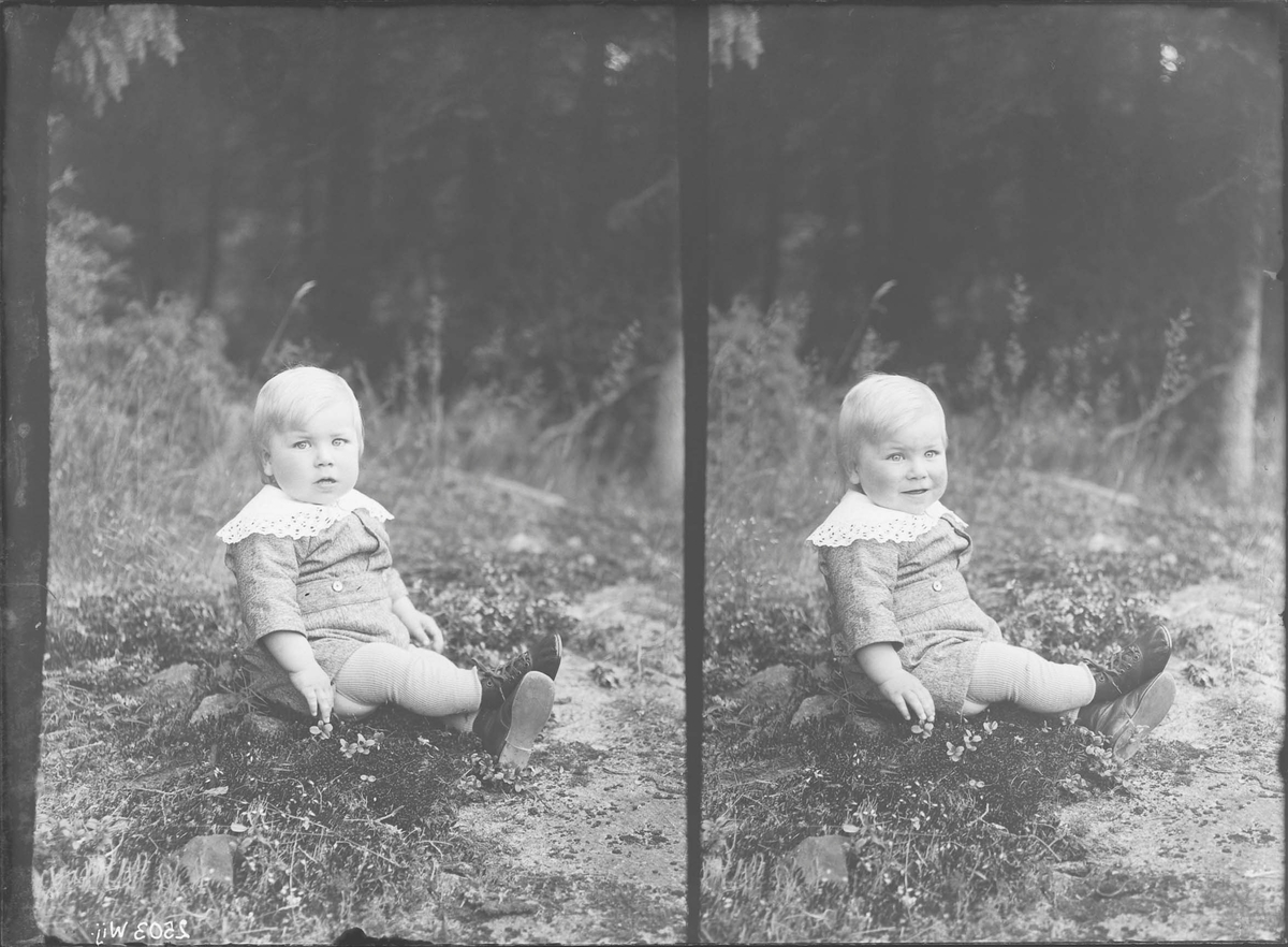 Fotografering beställd av Johansson. Föreställer sannolikt hemmansägarsonen Erik Rune Johansson (1923-2000). Tog senare efternamnet Svartsgård.