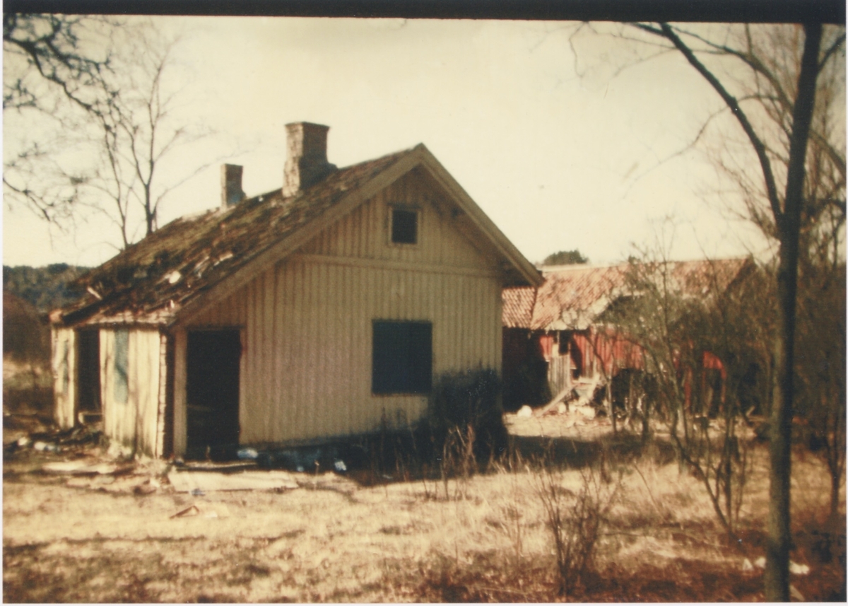 Den övergivna Kålleredgården 1:7 "Emils" 1960-tal. Här ligger idag husen på Hedbäcksvägen.