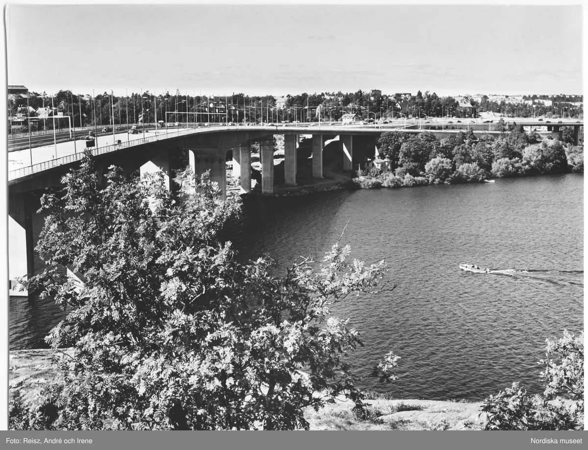 Stockholm. Essingeleden mellan Nortull och Midsommarkransen. Här Här ...