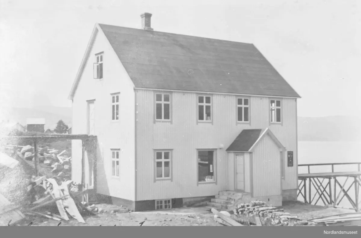 Sørfold samvirkelag, Kvarv, før posthuset ble påbegynt.