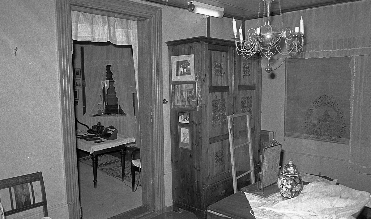 DOK:1971,
Aulestad, interiør, soveværelse, bord, skap, stol,
