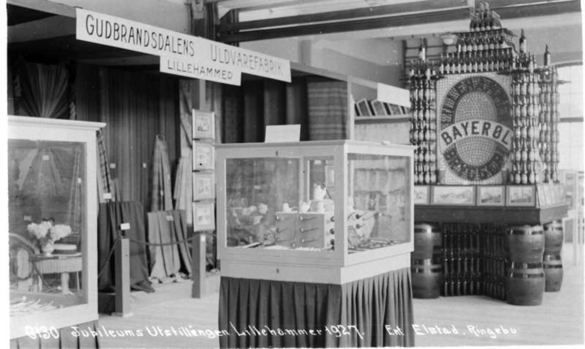 Lillehammer. Jubileumsutstillingen 1927. Utstillingen til Gudbrandsdalens Uldvarefabrik