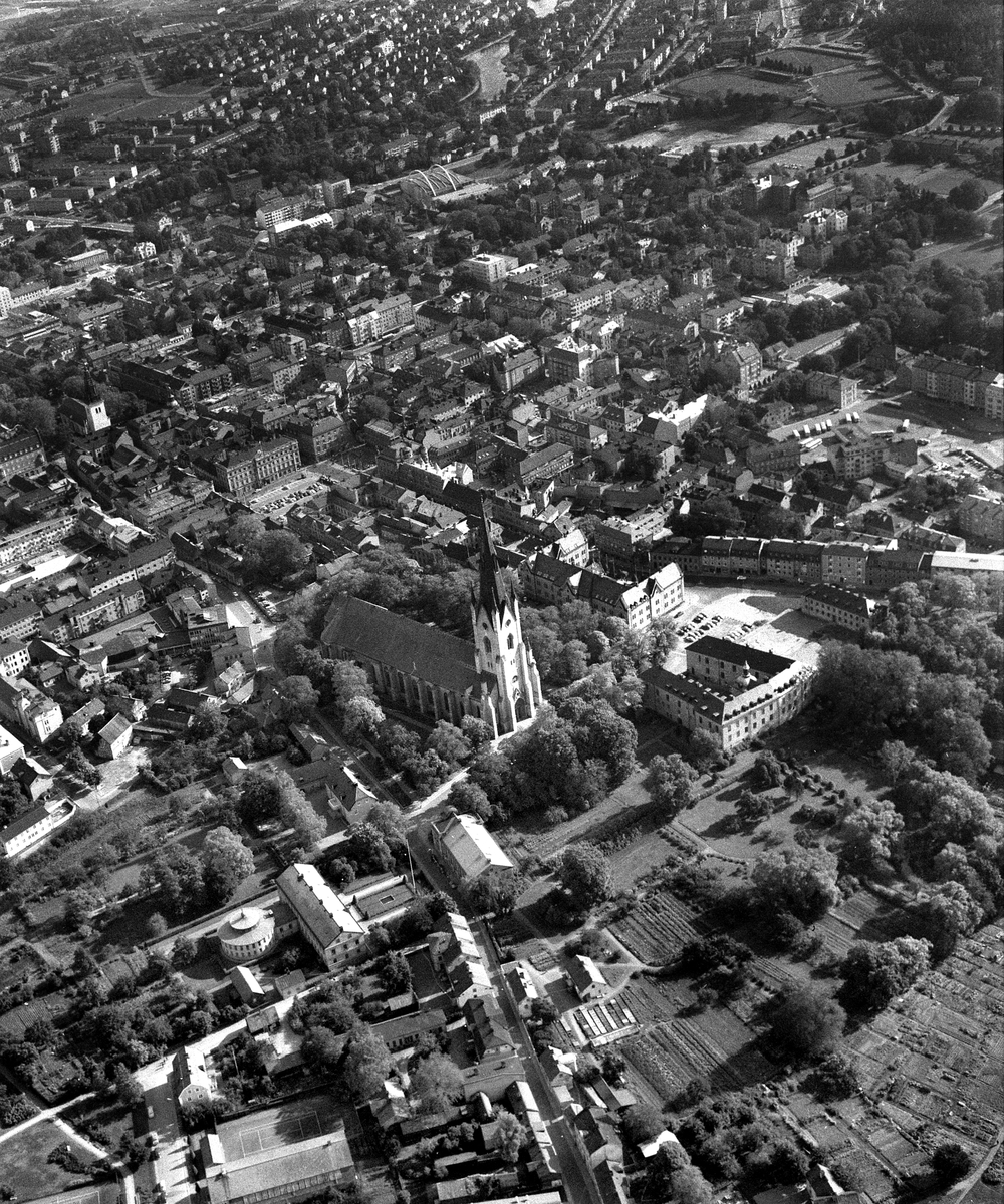 Flygfoto med Domkyrkan och slottet, 1963.
