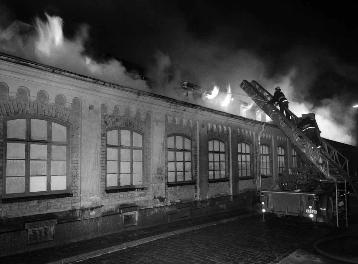 Storbranden i Saluhallen som låg på Klostergatan,  Saluhallen brann natten mellan 18 och 19 maj 1967.
