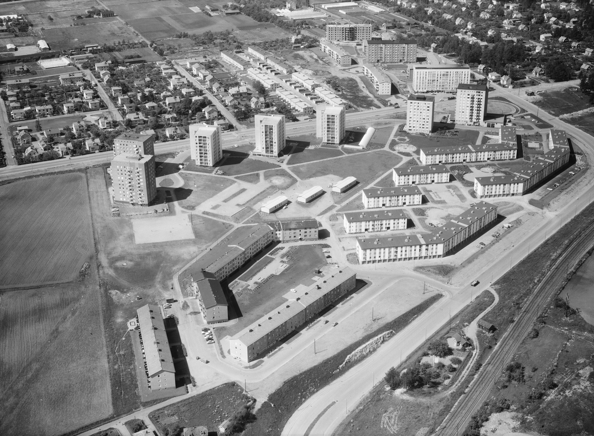 Norrköping från ovan 1961. Vy över området Vidablick i stadsdelen Enebymo.