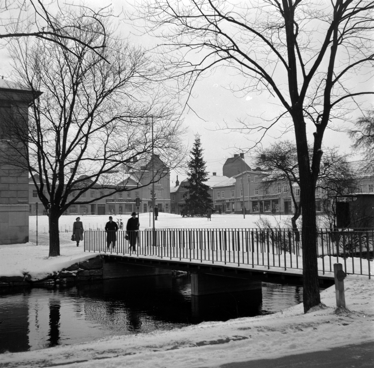 Lillån med Västra torgbron, 1940/50.
