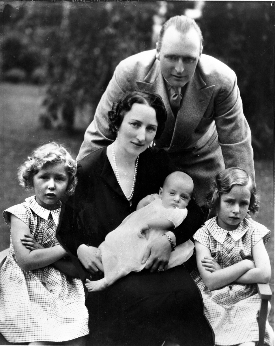 Kronprinsfamilien med sine tre barn