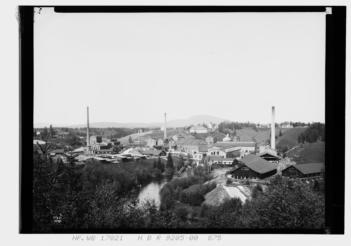 Område med Bønsdalen fabrikker og bebyggelse rundt. Fotografert 1924.