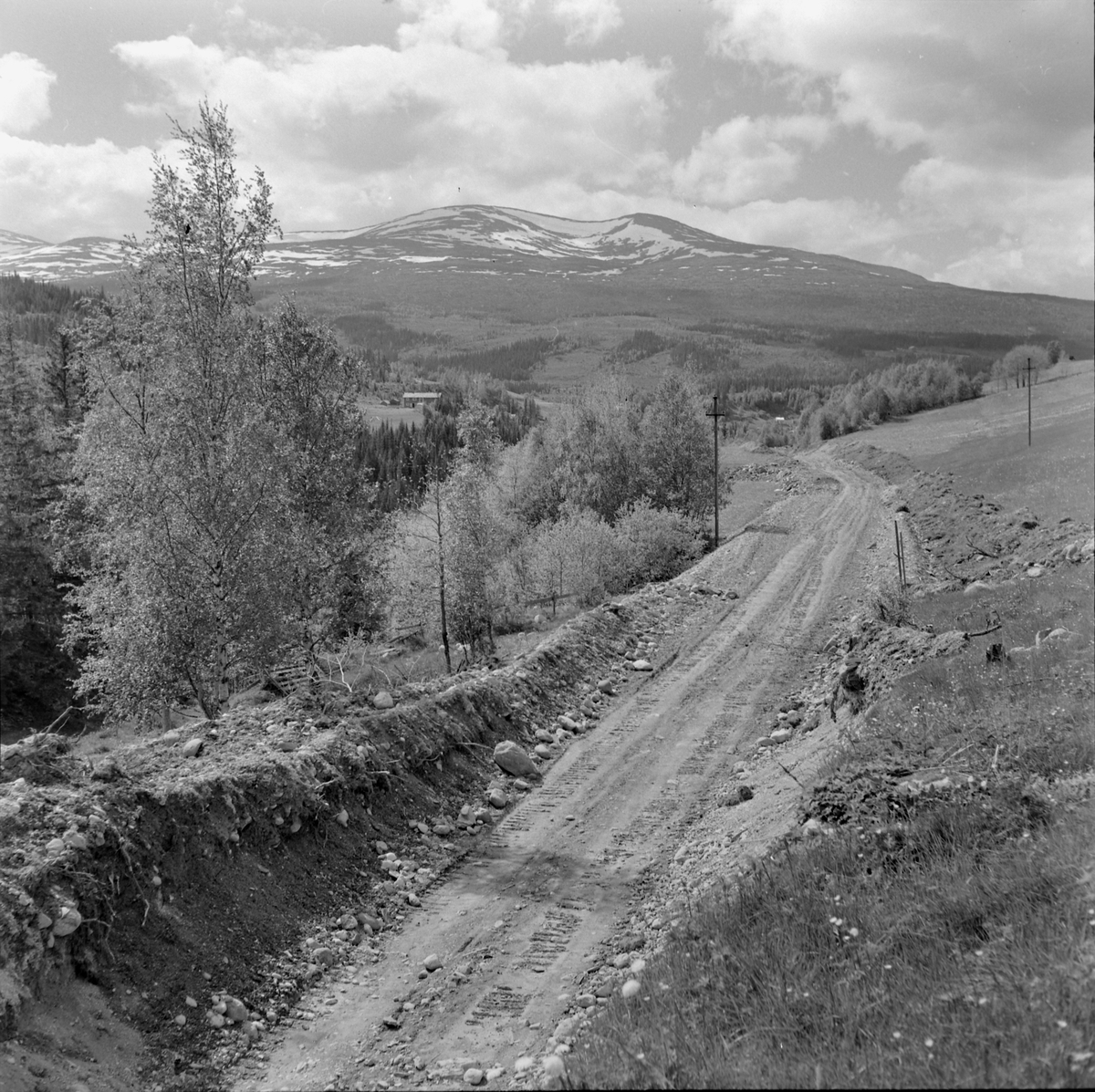 Arbeid med Mellomriksveien mellom Stjørdal og Kopperå