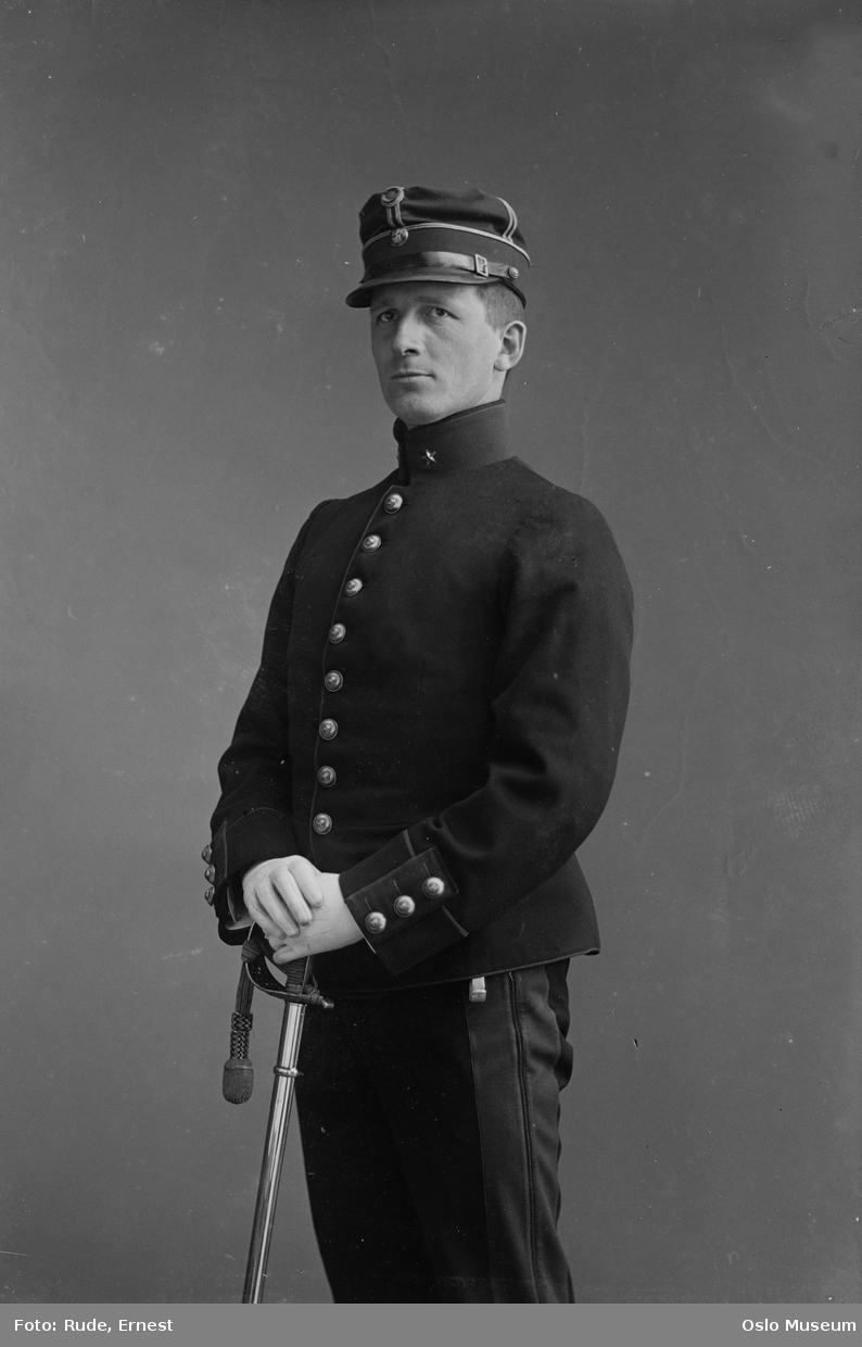 portrett, mann, stående knefigur, uniform
