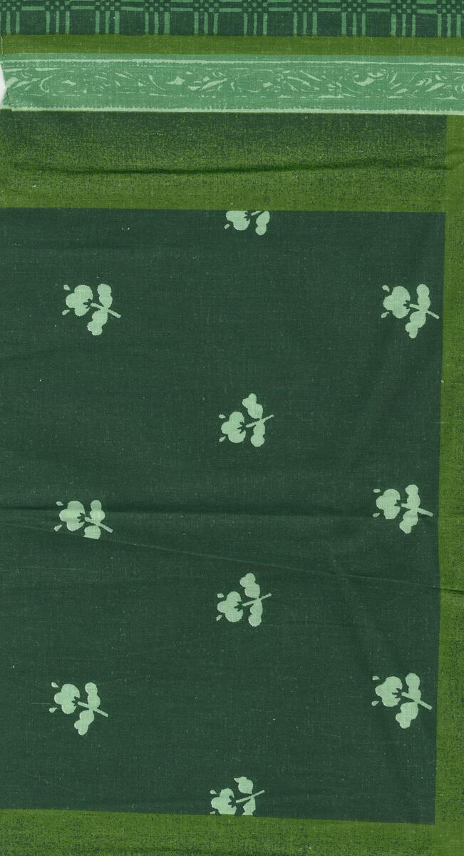 Randigt tyg med olika mönster på ränderna.3 färgställningar: Grönt 24x140 cm. Blått 18x140 cm. Brunt 16x140 cm.