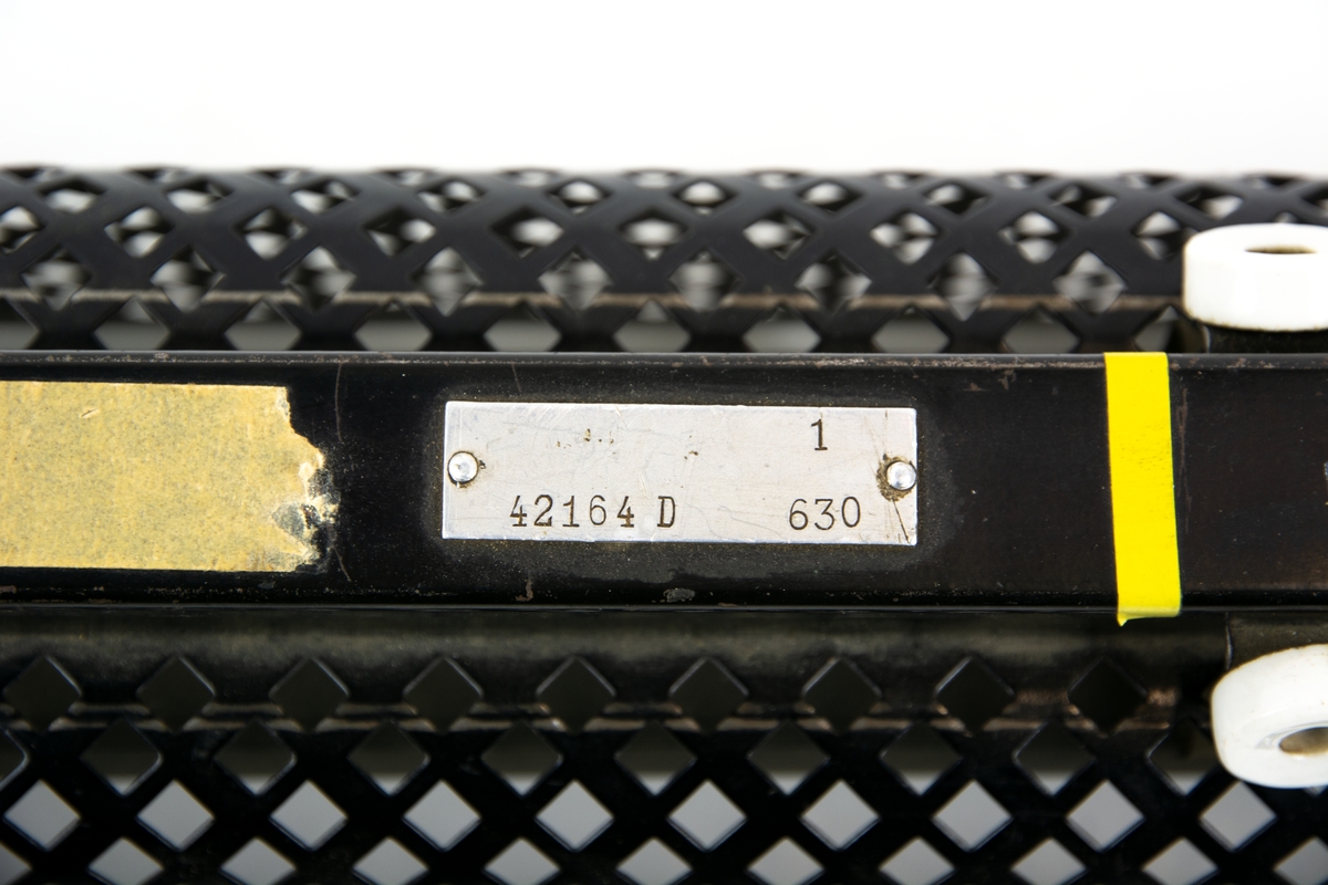 Skjutmotstånd. Trådlindad keramisk resistor, FMV:prov 630 -ohm.