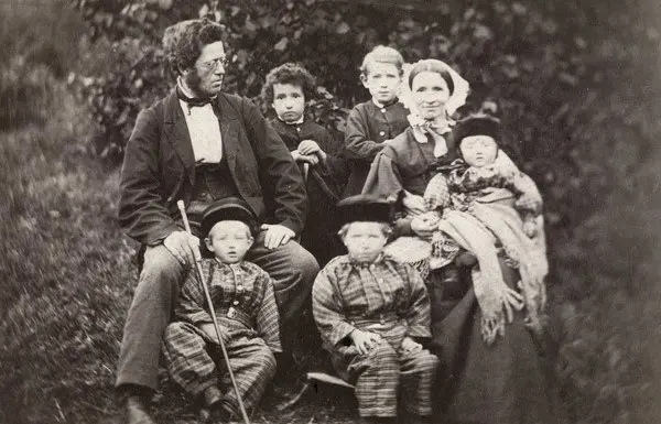 Vicar and scientist Eilert Sundt with his family.