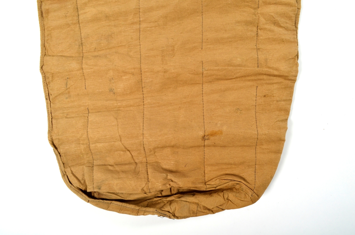 Sovepose i lys brunt papir (dobbel) Opning med glidelås.