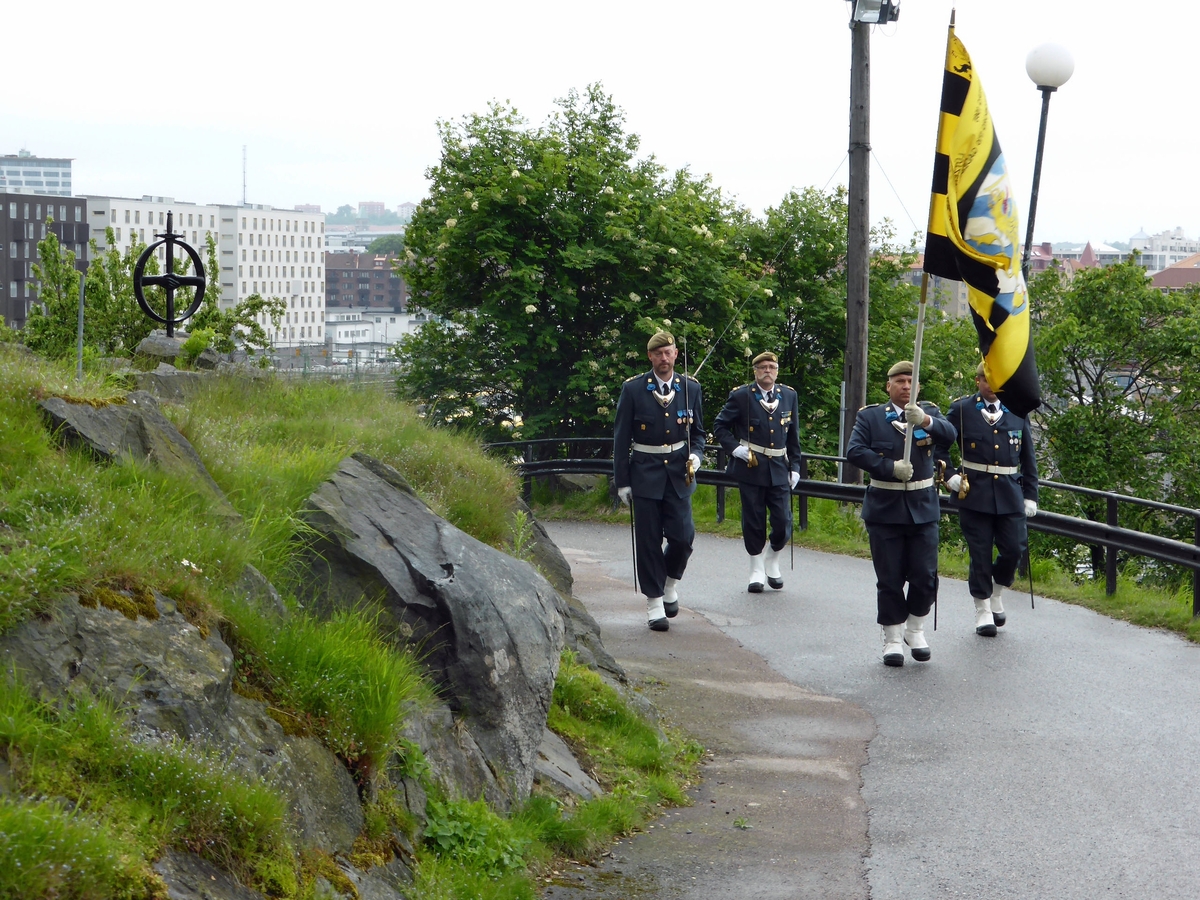 Fanvakt ur Elfsborgsgruppen på nationaldagen 2015-06-06 vid salutbatteriet vid Skansen Lejonet i Göteborg.