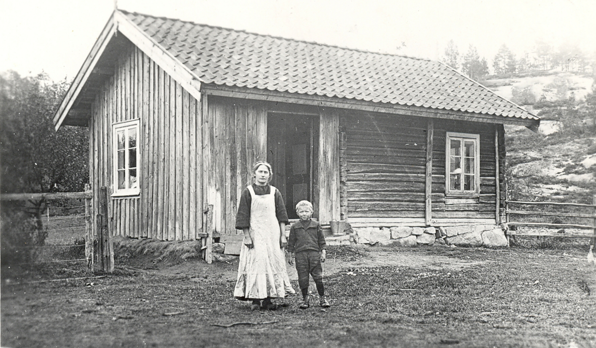 Olav og Kjersti Halvorsdotter Berge, mor og son.