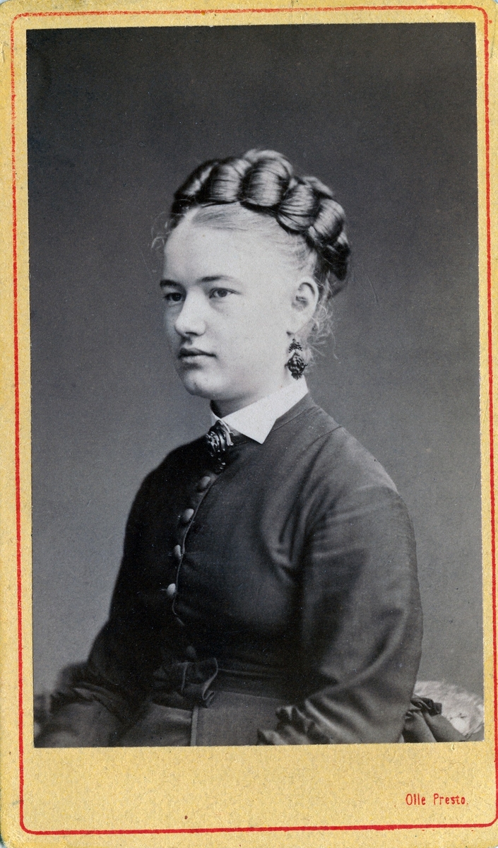 Porträtt av Betty Ericsson (f. Hultén).