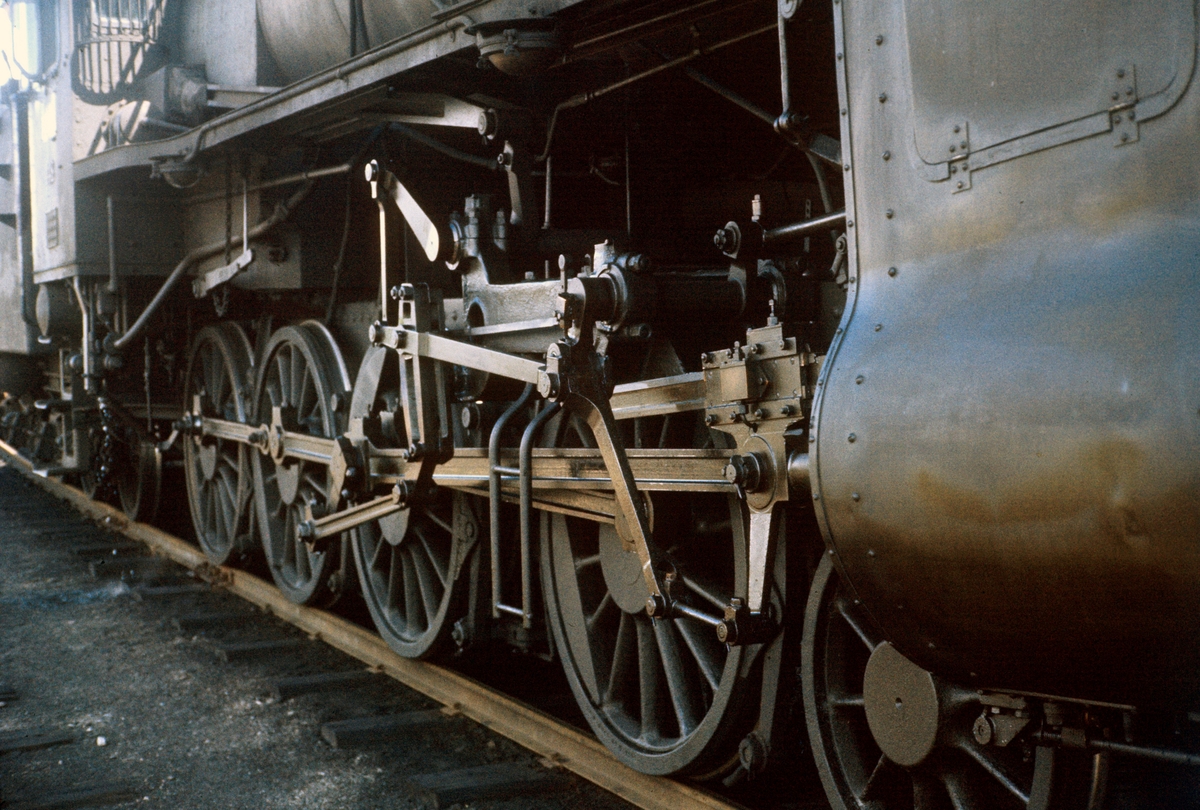 Nærbilde av detalj på damplokomotiv type 31b nr. 448