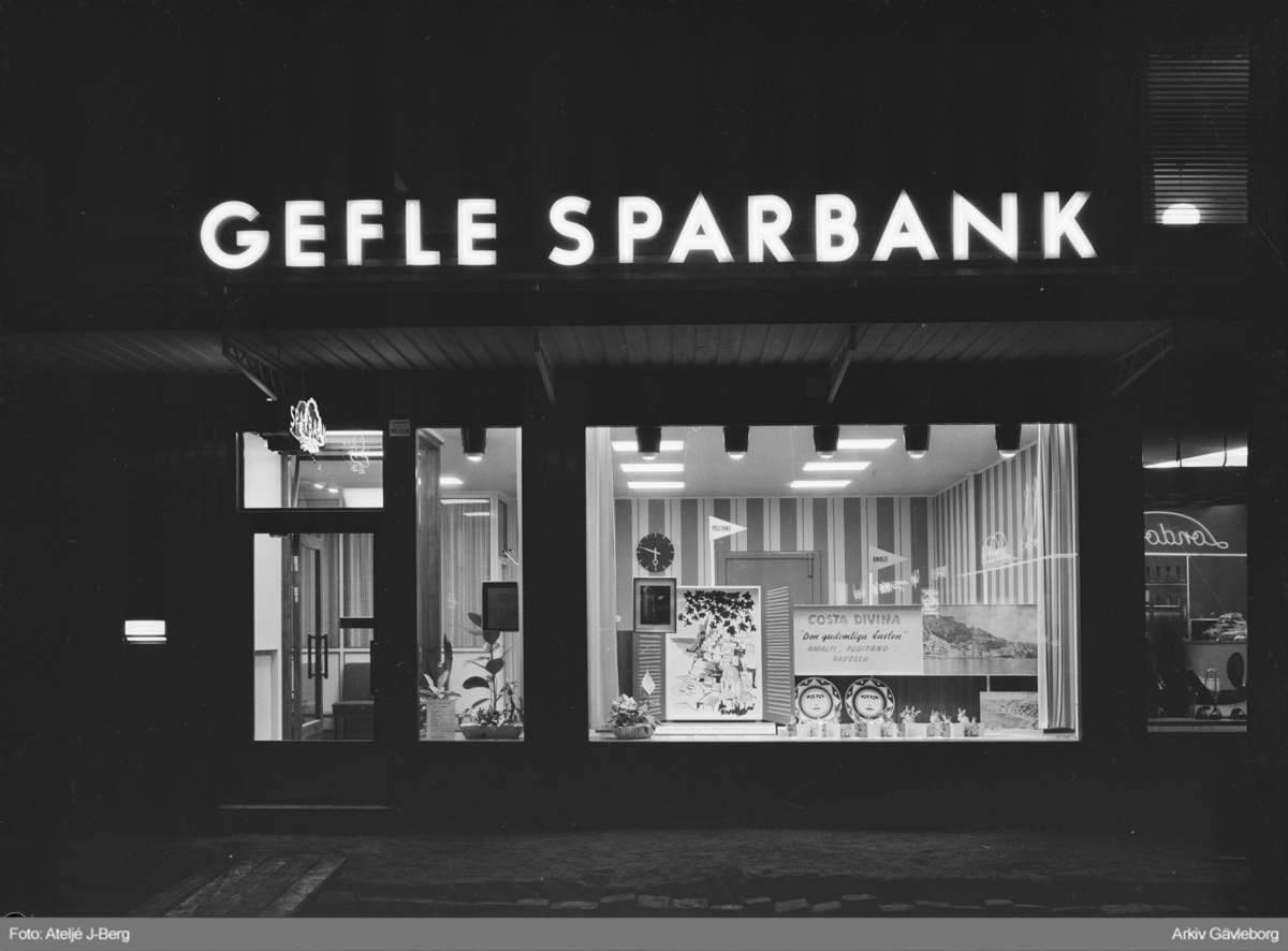 Gefle Sparbank interiör och exteriör, 1958.
