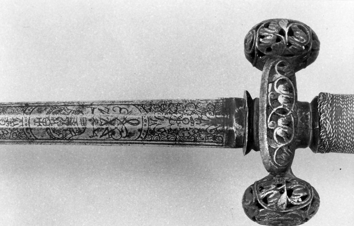 Värja, så kallat "pillow sword" från 1650-tal. Förkortad klinga.