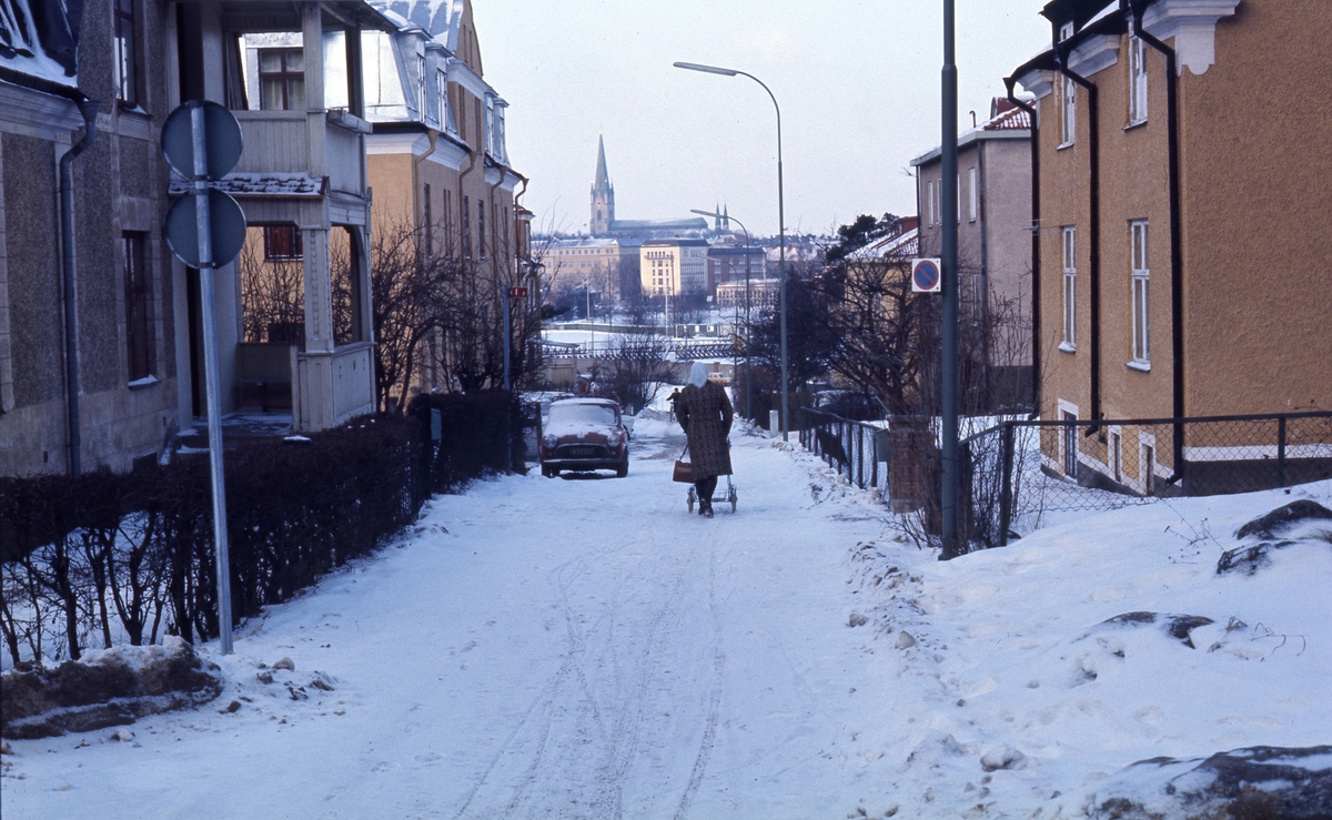 Bergdalsgatan, Linköping år 1972. Fotografiet togs i samband med byggandet av Vistvägen - Brokindsleden