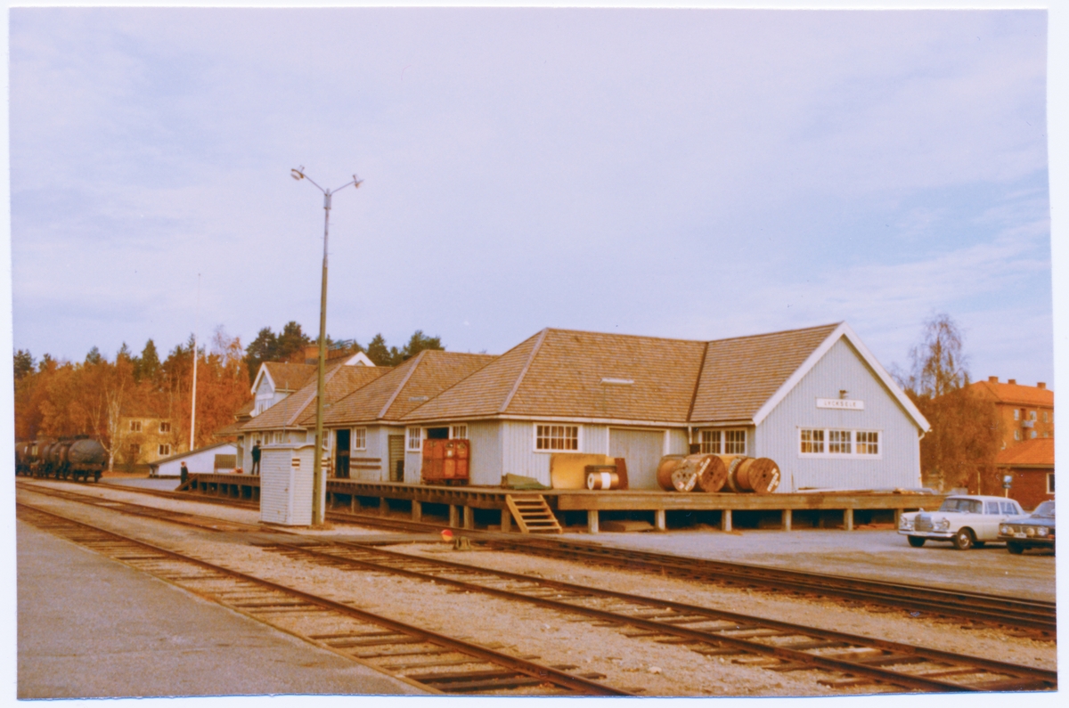 Stationen byggdes 1924. Godsmagasinet byggdes 1962