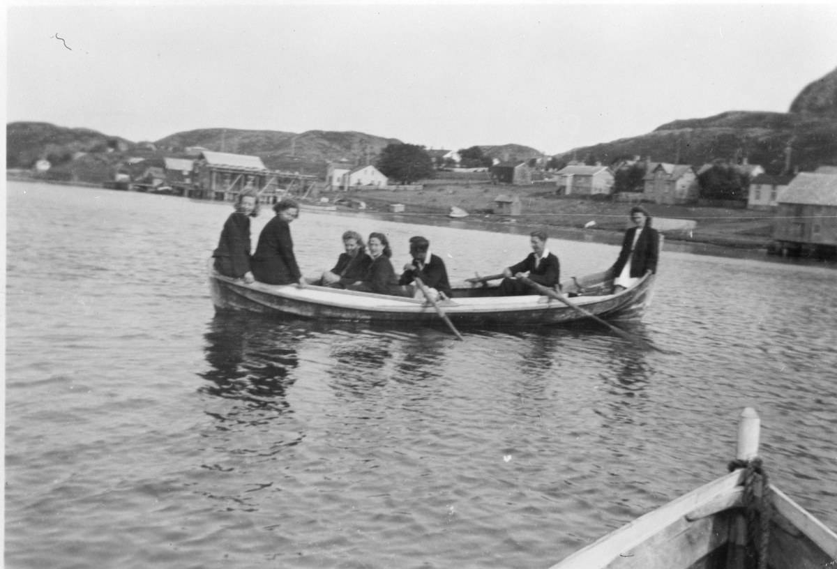 På veg til "sundet" på båten, Lysøysundet
