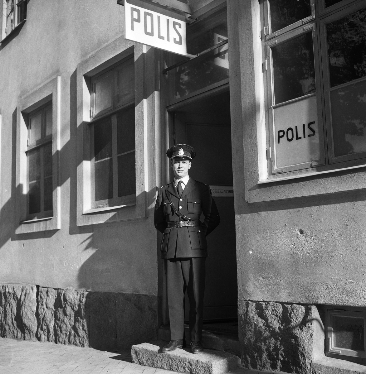 Polischefer andas ut.
16 juli 1959.