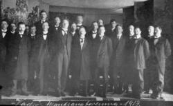 "Vadsø mandsangforening" i 1917. (Navneliste finnes)