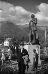 "Volda"."Hovden monument"."1960".14.08.1960. .Avduking av Ho