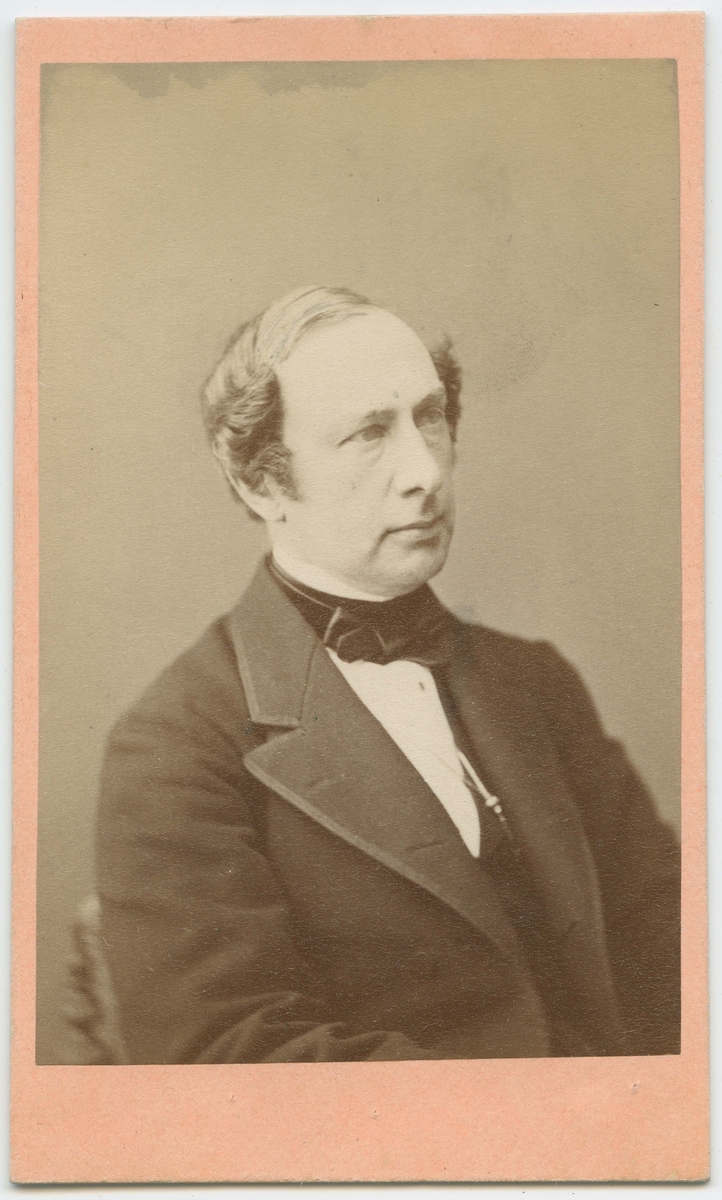 Porträtt på  Carl Rudolf Ekström Landshövding i Jönköpings län år 1870 -1888.