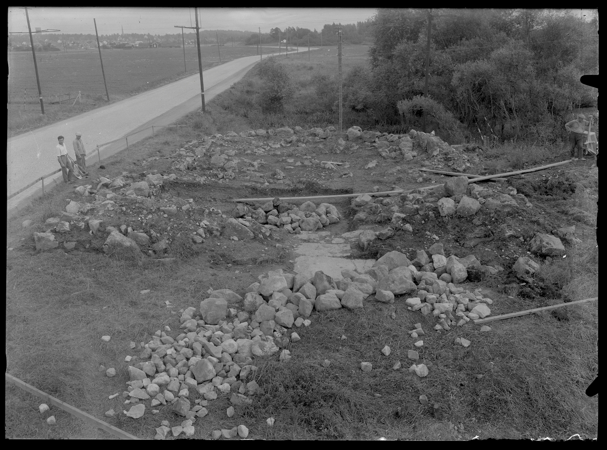 Västerås, Hammarby.
Sankta Gertruds kapellruin vid arkeologisk undersökning 1934.
Ruinen sedd från väster uppifrån.