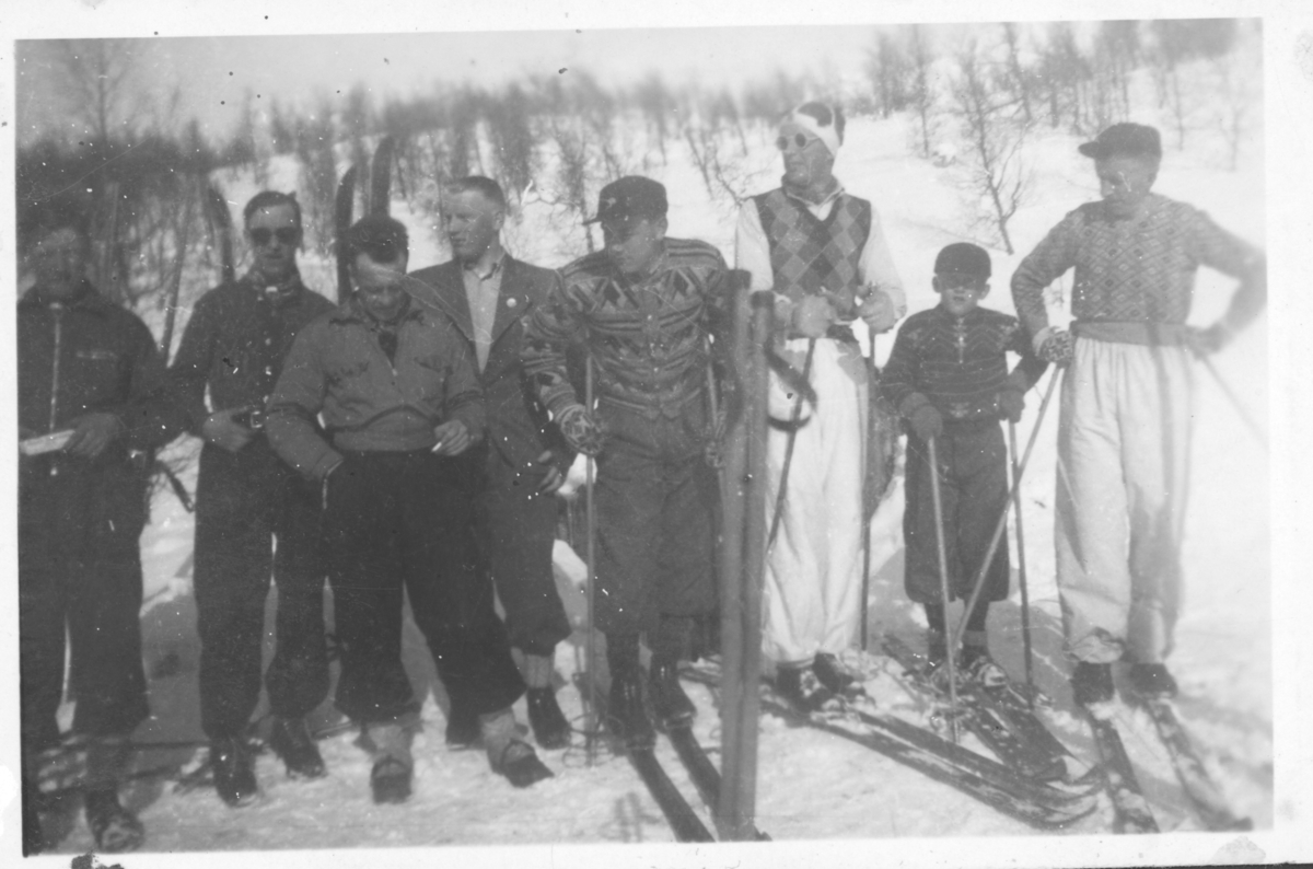 Gruppe på skitur i Grønnkampen, Maukdalen i Målselv. - Midt-Troms ...