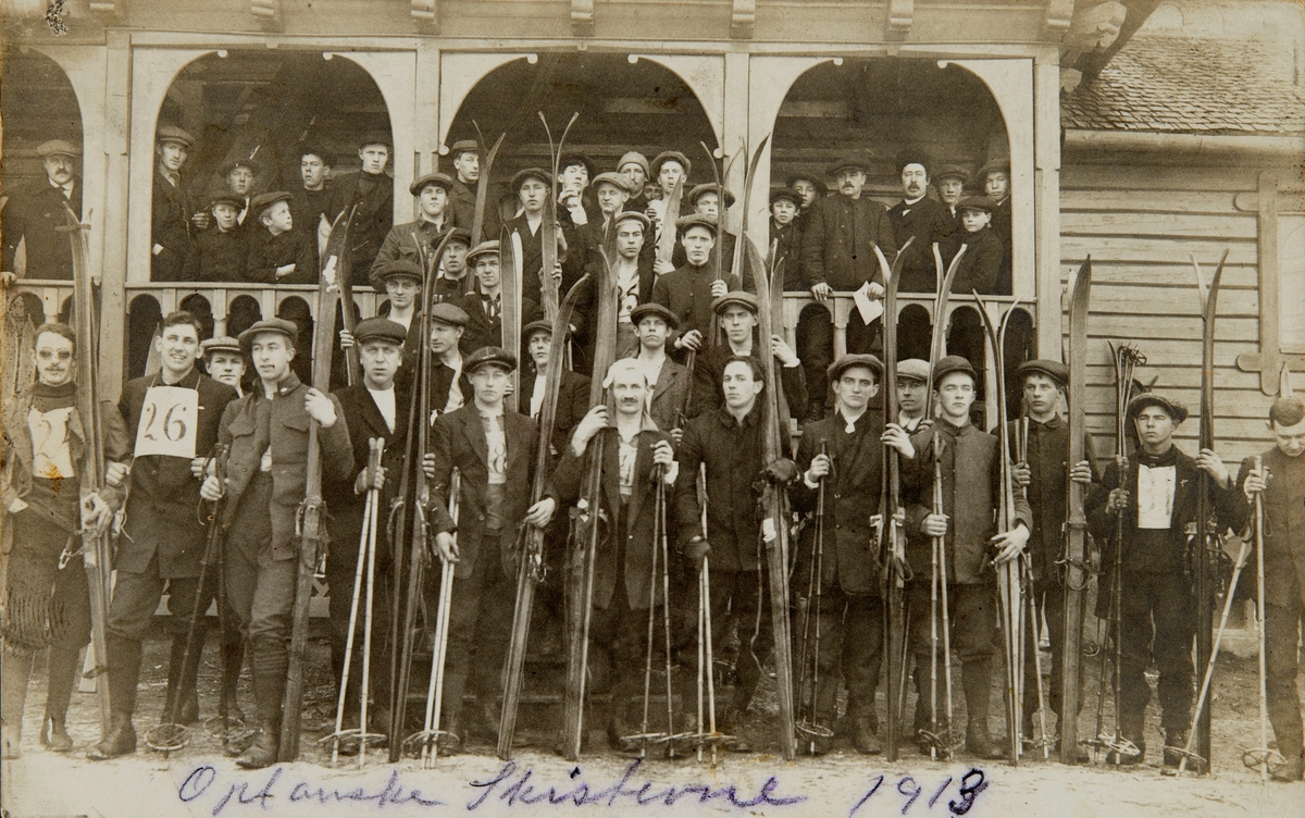 Postkort, Lillehammerrennet, stor gruppe skiløpere, skirenn, Oplandske skistevne, 8. februar 1913, langrenn og hopprenn,
