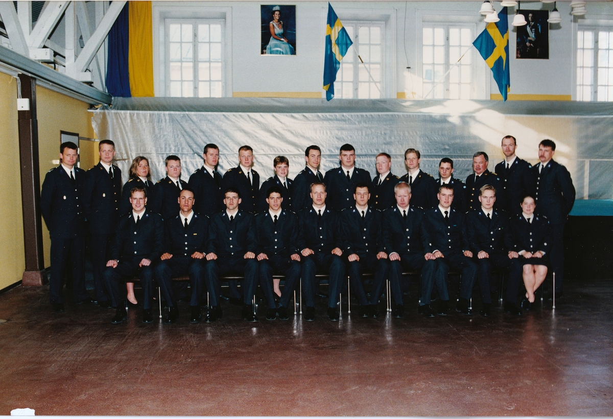 OHS 1 och 2 examen vid Arméns Underhållsskola, Stående längst till höger: Mj Thomas Süttenbach, T 2.