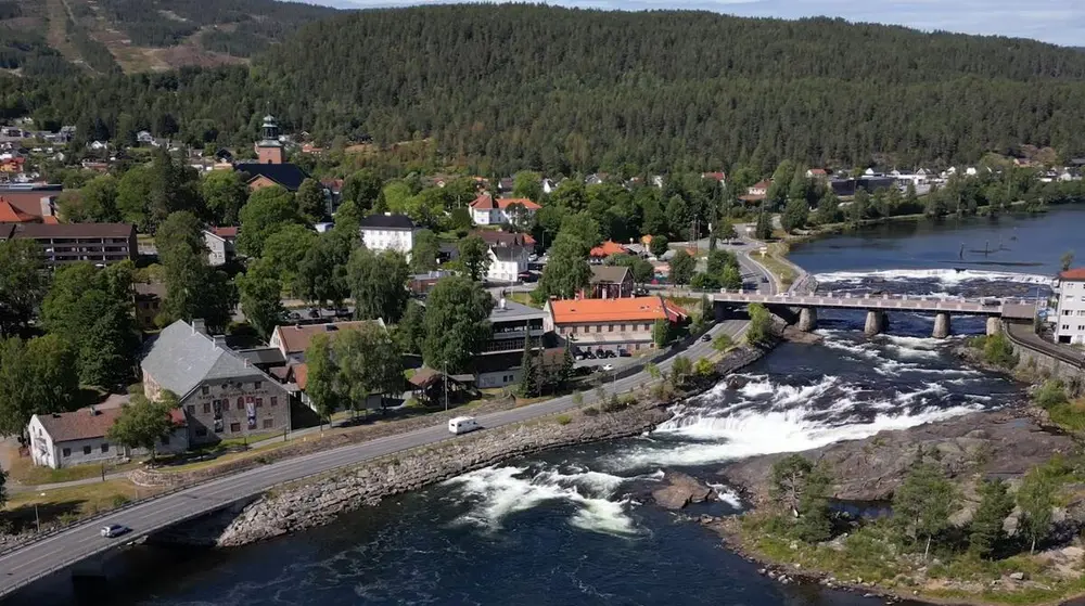 Dronebilde av Kongsberg sentrum