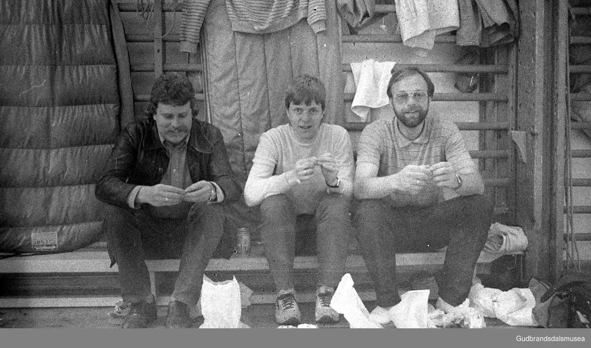 Prekeil'n, skuleavis Vågå ungdomsskule, 1974-84
Brannstasjonen i Kristiansund. Tor-Jo Viste, Grete Sjurgard, Mathias Øvsteng
