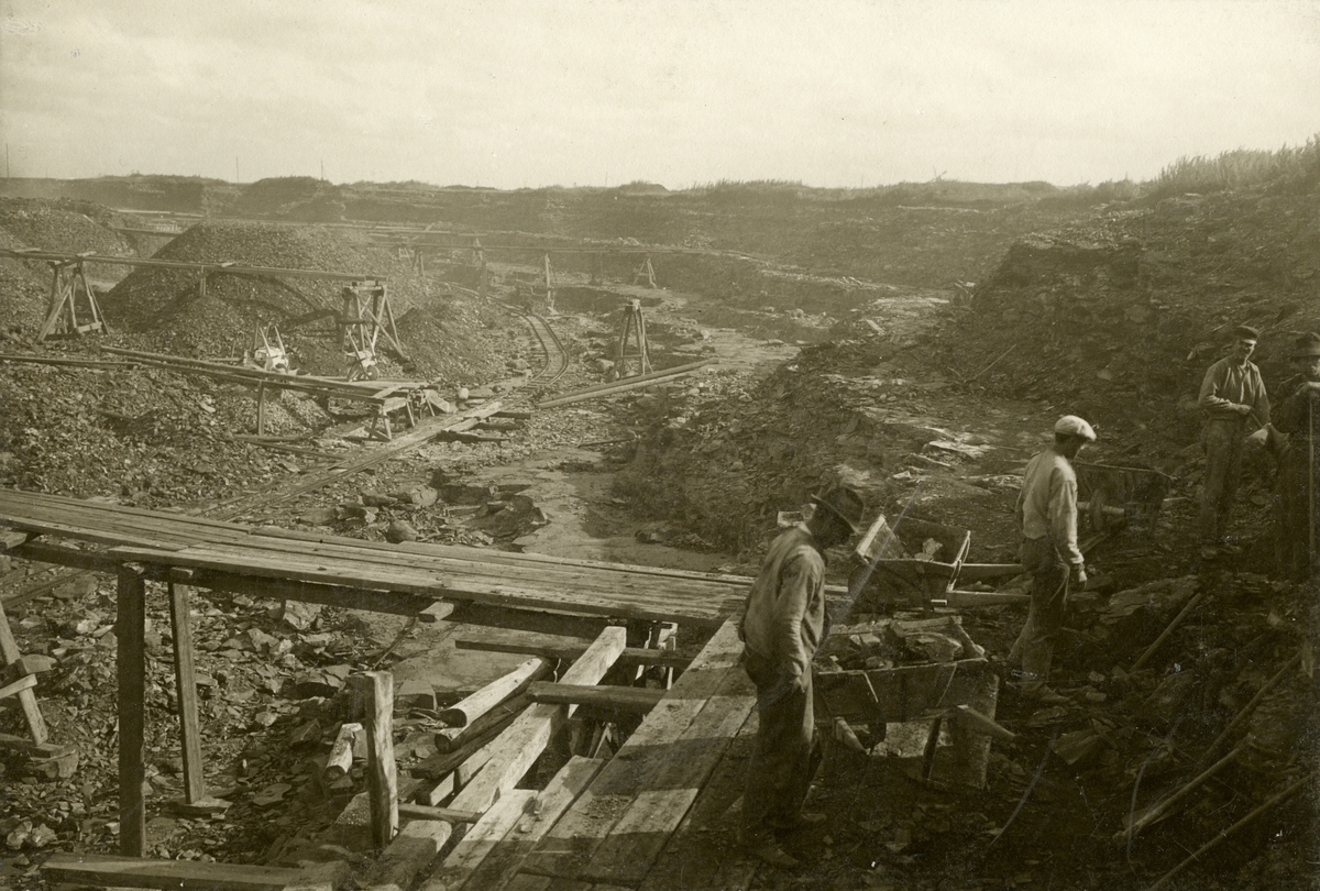 Kalkbrottet i Degerhamn, 1906. Områderna kring södra varven för Ölands Cementfabrik.