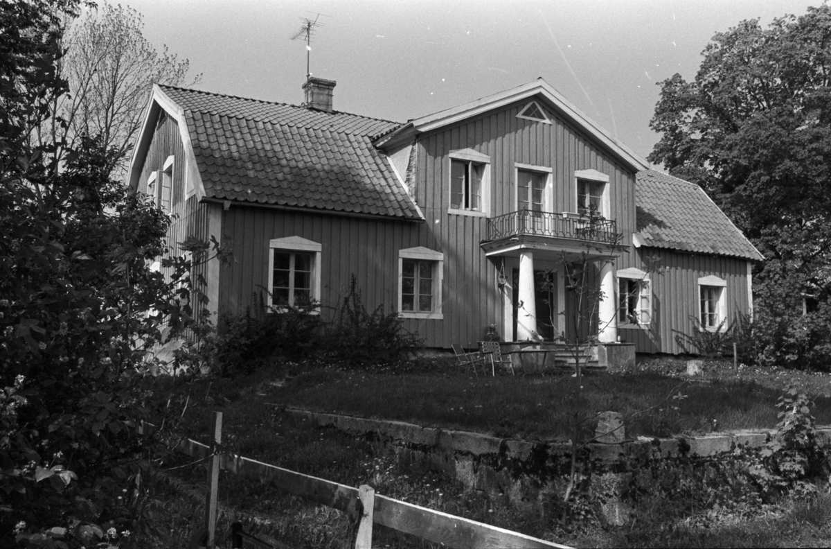 Mangårdsbyggnad, Valla 3:1, Vårfrukyrka socken, Uppland 1990