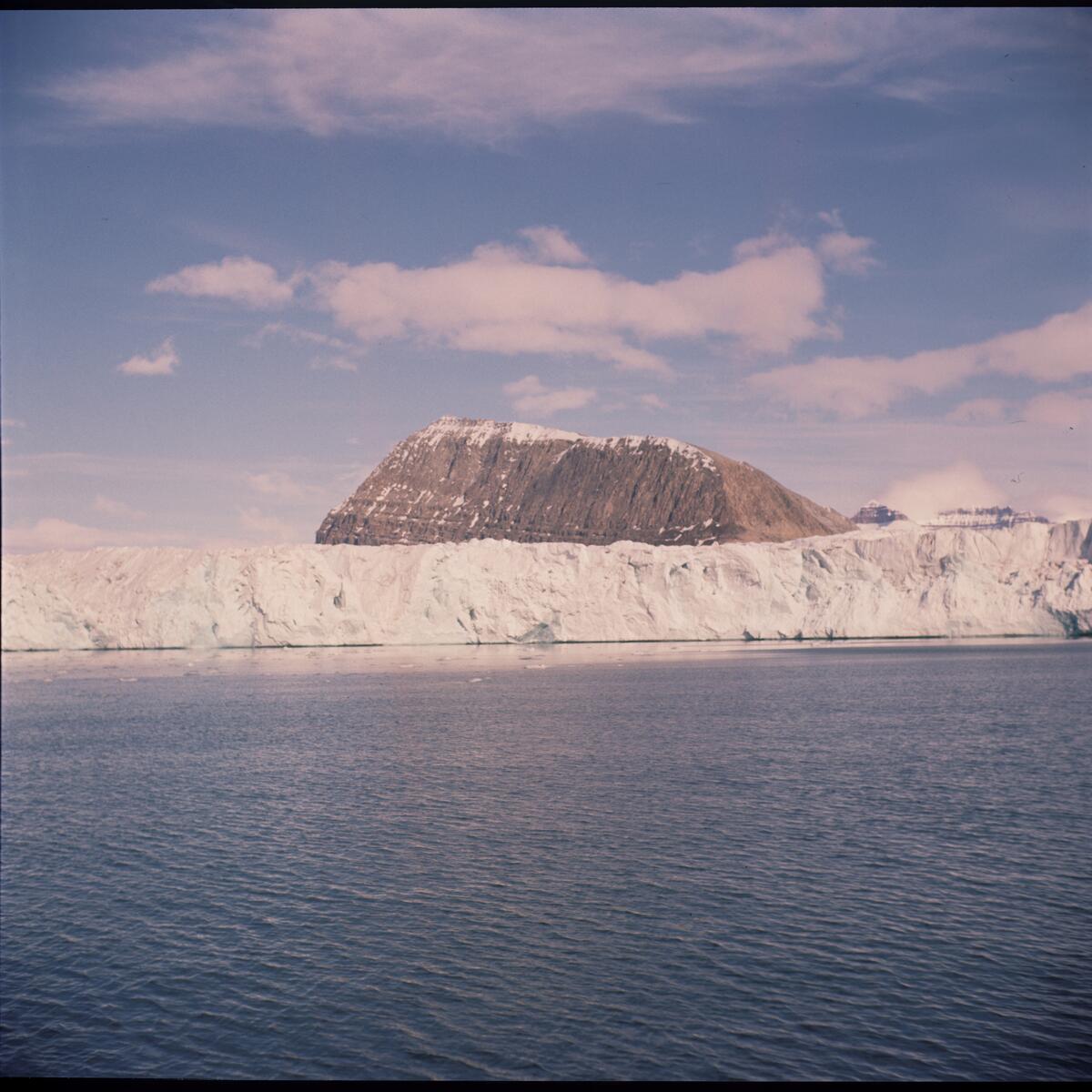 Kongsbreen i Kongsfjorden sommeren 1957