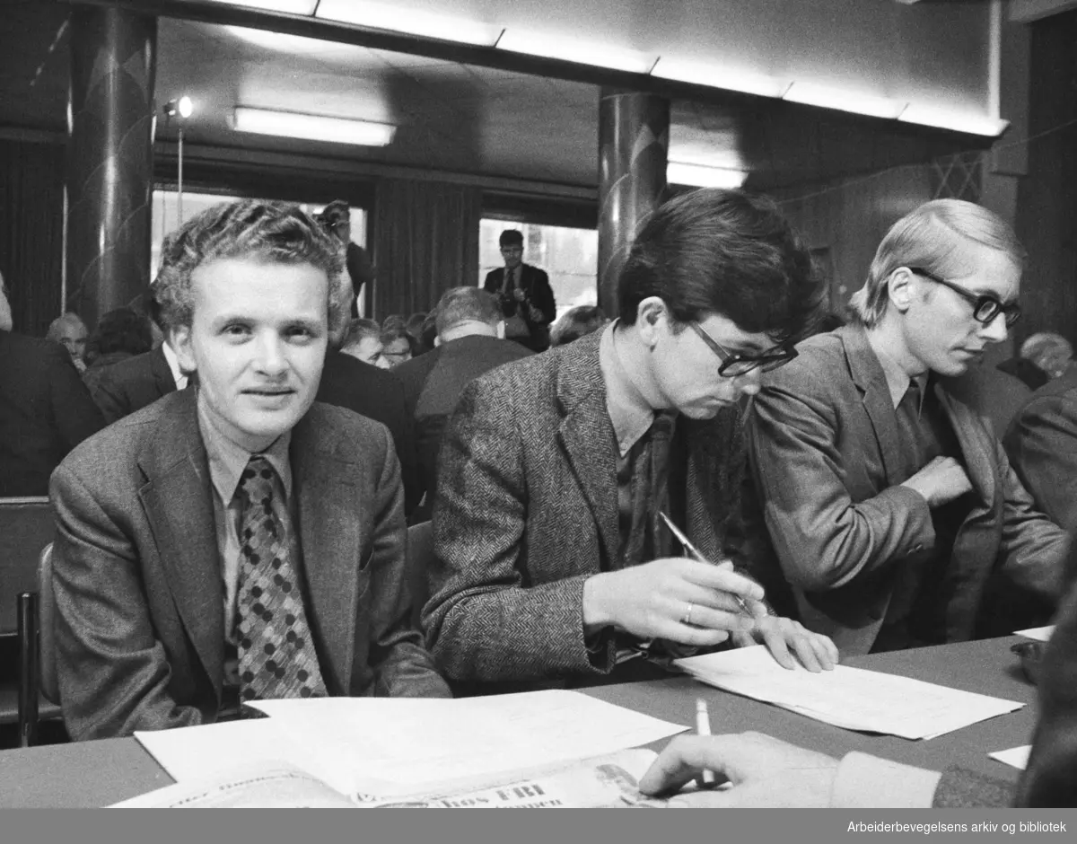 Arbeiderpartiets landsstyremøte etter folkeavstemningen om EF..EF-motstanderne Einar Førde, Bjørn Tore Godal og Arild Boman. September 1972