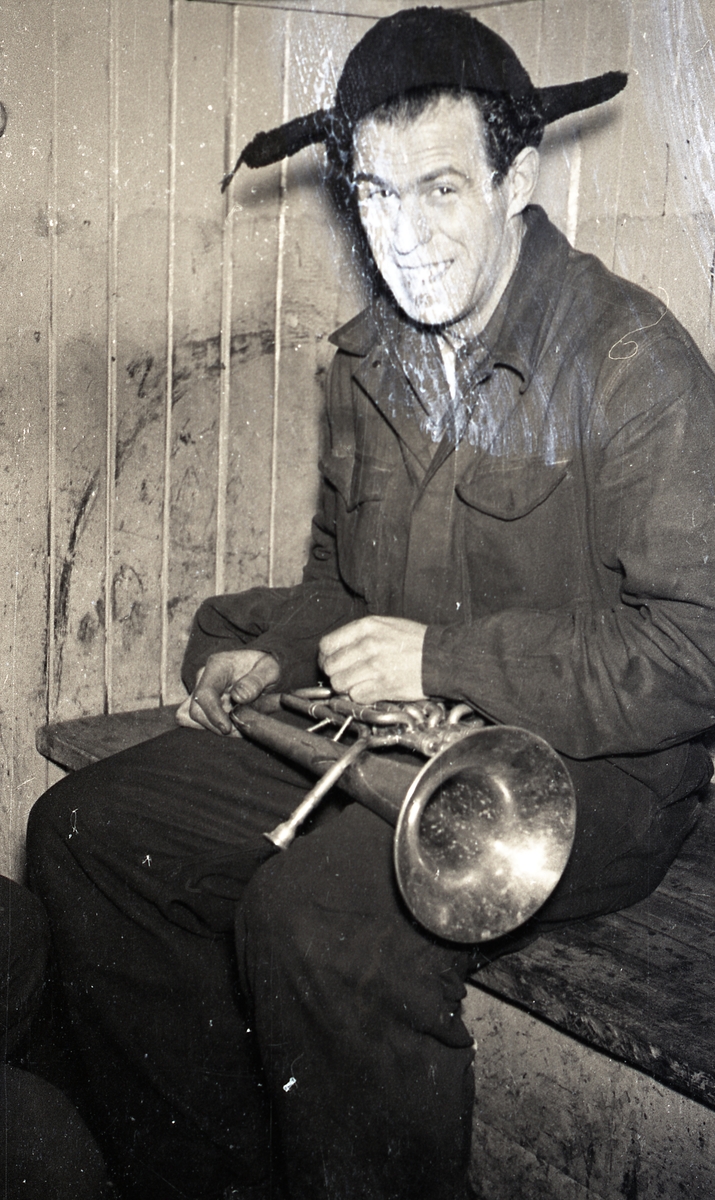 Bilder tatt av gruvearbeider Roald Amundsen, som var her oppe fra begynnelsen av 1950-årene. Fra negativalbum gitt av Bjørnar Nilsen Støpseth