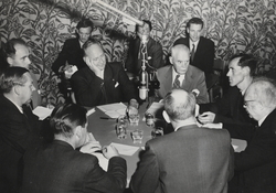 Radiodebatt før Stortingsvalget 1953. På bildet sees blant a