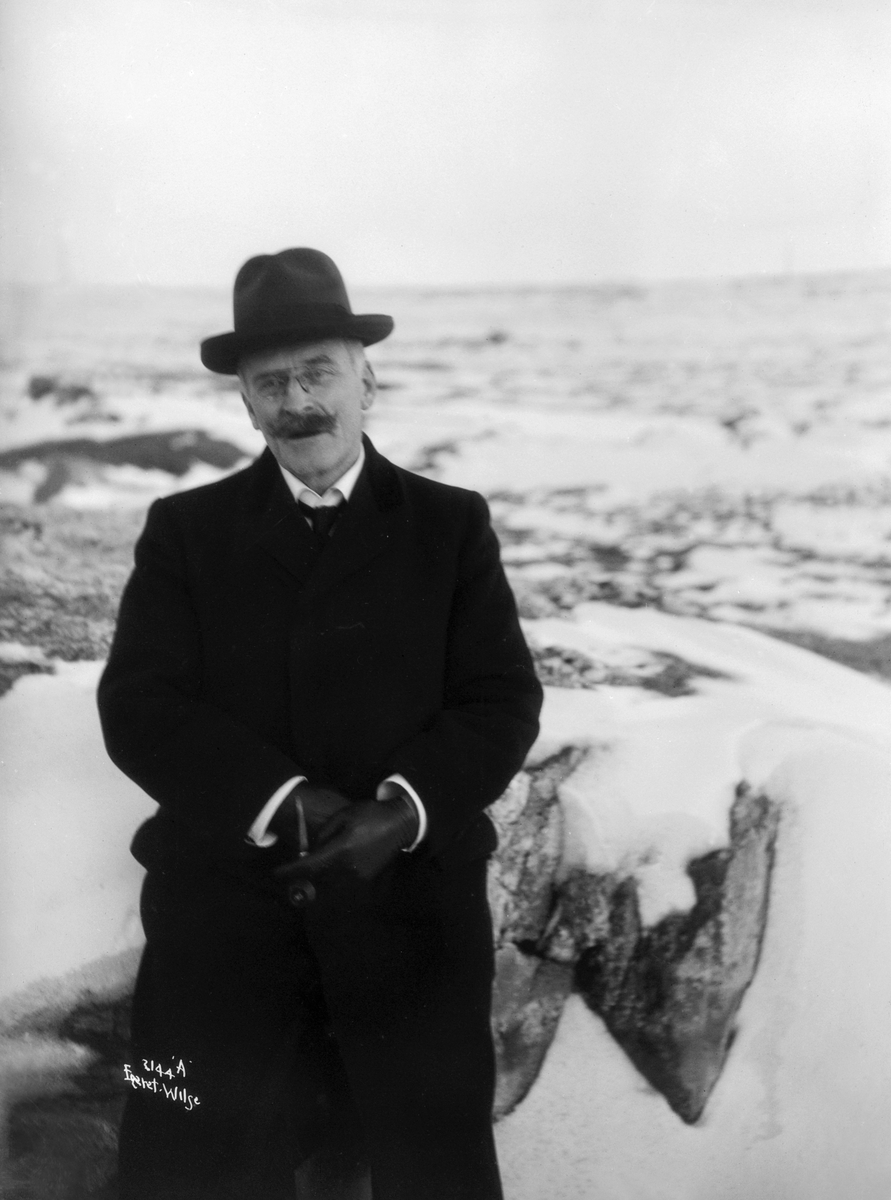 Knud Hamsun på stranden 13/4 1914