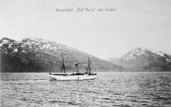 Hurtigruteskipet DS Olaf Kyrre på Lyngenfjorden