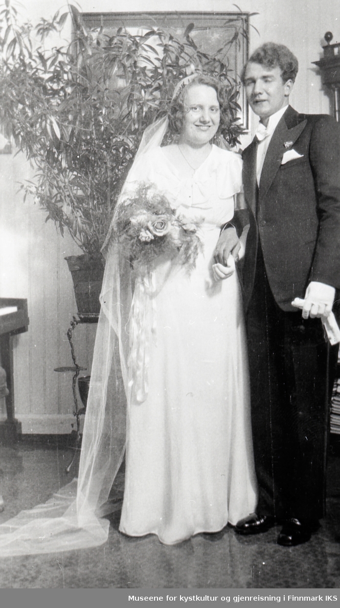 Honningsvåg. Brudebilde av Julie og Kaare Richter Hanssen. 30.09.1933.